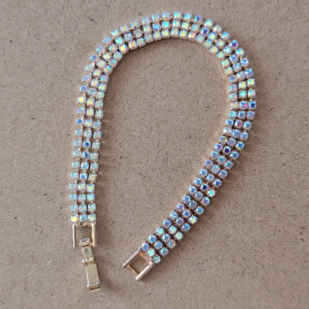 Elegant Gold TONE Bracelet with Iridescent Stones